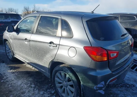 2011 Mitsubishi Outlander Sport Se z USA, uszkodzony, nr VIN JA4AR4AU1BZ017157